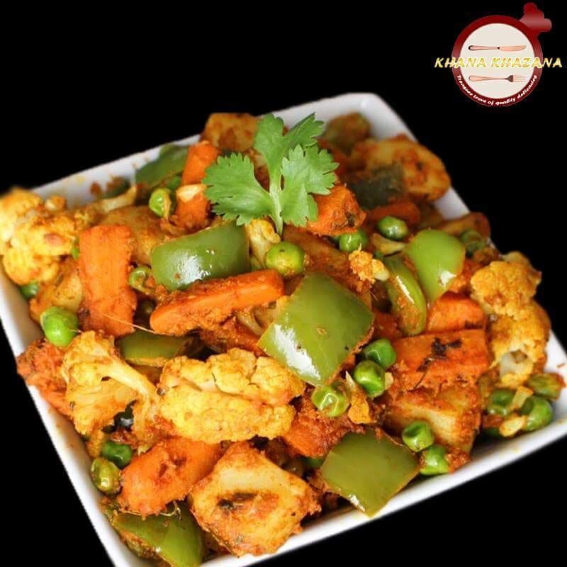 GUBACards's tweet photo. What do you call this meal? 😋 You can enjoy delicious Indian cuisines like this at khana khazana Ghana. Get an exclusive 15% OFF when you signup or the GUBA Diaspora Card. https://t.co/LGjjJnonvo #gubadiasporacard #ghana #accra #yearofreturn https://t.co/VZKcSuIsOB
