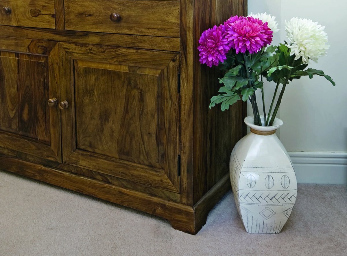 Achieve the perfect finish with #Liberon Wax Polish Black Bison Paste.

A high quality blend of waxes renowned for its distinctive fragrance, this paste enhances the natural beauty of all types of wood, giving a highly lustrous and hardwearing finish.

liberon.co.uk/product/wax-po…