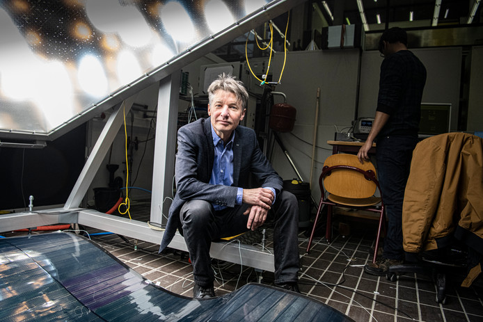 Het besluit om alle huizen van het gas af te halen is een grote fout van het kabinet, stelt hoogleraar David Smeulders. ,,De komende tien jaar zal het alleen maar leiden tot méér CO2-uitstoot. Aardgas is juist deel van de klimaatoplossing.’’ ad.nl/wonen/hooglera… via <a href="/ADnl/">AD.nl</a>