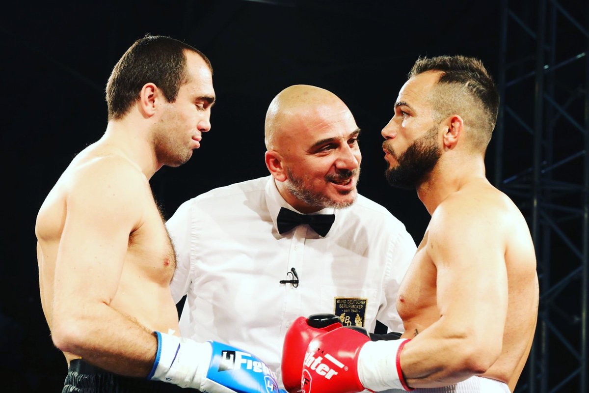 🇹🇷Bana cok sansli diyorlar.
Ne kadar cok calistigimi ,
BILMIYORLAR ...
🇩🇪Sie meinen ich hätte Glück im Leben. Sie wissen nicht, wie hart ich arbeite.