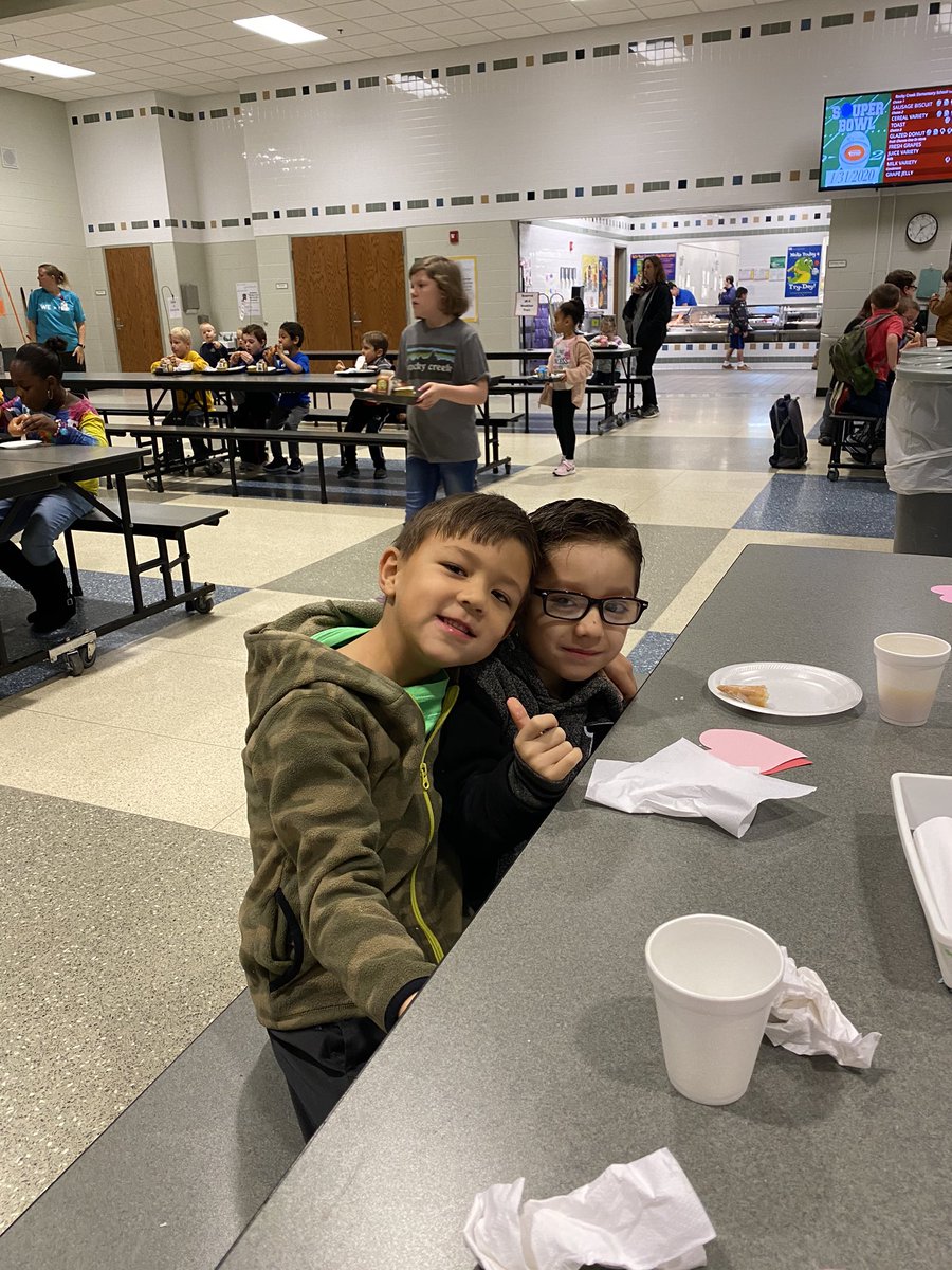 cwjackson404's tweet photo. This #kinderRangers #allonthebus #oneRCE invited his friend to eat with his family this morning https://t.co/hU1hMpLgpA