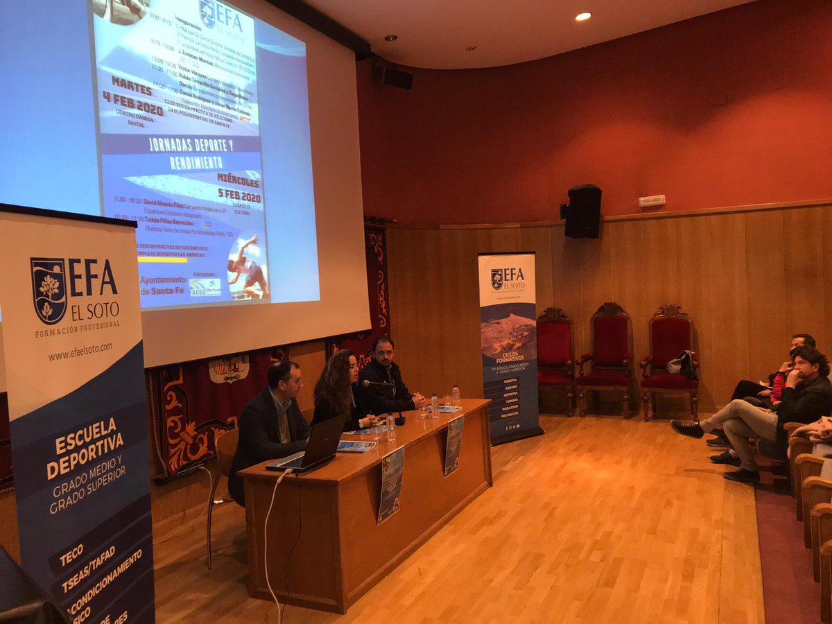 Inauguración de las jornadas de Deporte por parte de la Concejal de Deporte del Ayuntamiento de Santa Fe #Santafe Patricia Carrasco, el jefe de estudios de la Efa <a href="/AngelHenares4/">Angel Henares</a> y el coordinador de deportes #Efa Pablo Cano <a href="/SantaFeAyto/">Ayuntamiento Santa Fe, El Jau y Pedro Ruiz</a>