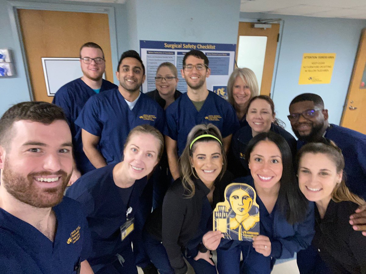 ocityrn1's tweet photo. First-year nurse anesthesia students in the simulation lab with there instructors #SRNAs #CRNAs #drexelflatflo #drexelnursing @DrexelCNHP https://t.co/3sDu7S96Yi