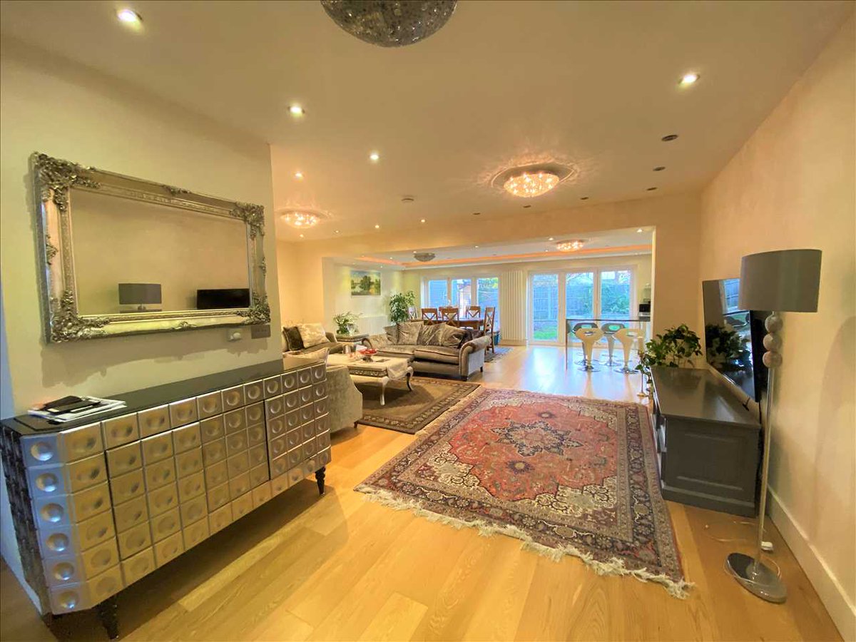 Take a look at all of our current properties for sale: morelanduk.com/index.php?opti… 

Do NOT miss out! 🏠 #sale