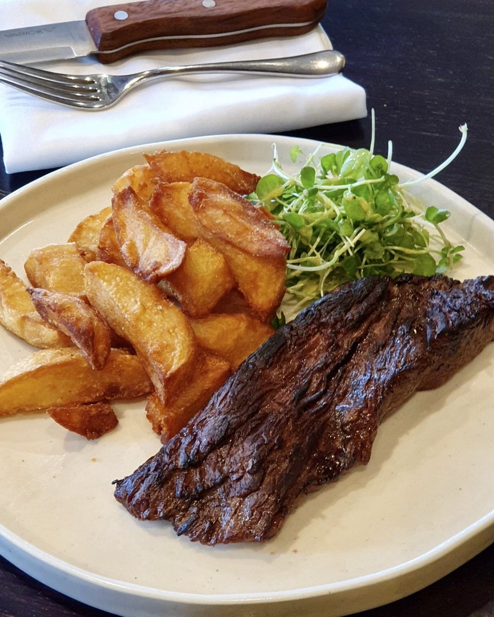 gunmakerspub's tweet photo. You won’t want to miss this very special lunch OFFER- Our beautiful 8oz   @WarrendaleWagyu bavette steak served with our @KoffmannsFoods chips lunch is just £15 this week 💥 
Get down here! https://t.co/7STtLFnLaS
