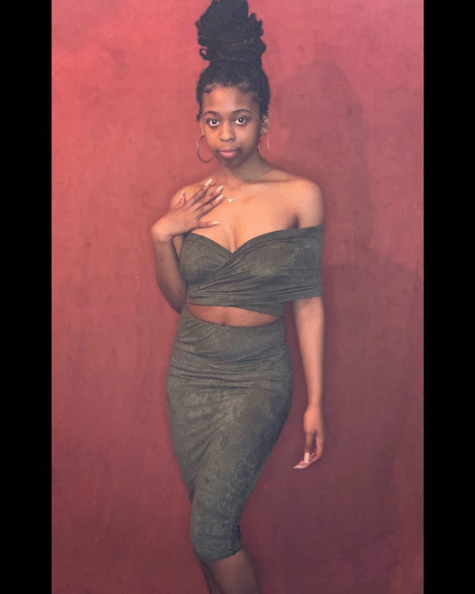 rayfineeeass's tweet photo. Sheโs gotta be stacked head to toe,
sheโs gotta be down for me ๐
#day7
#22daysofray https://t.co/GyIq7AWDNk