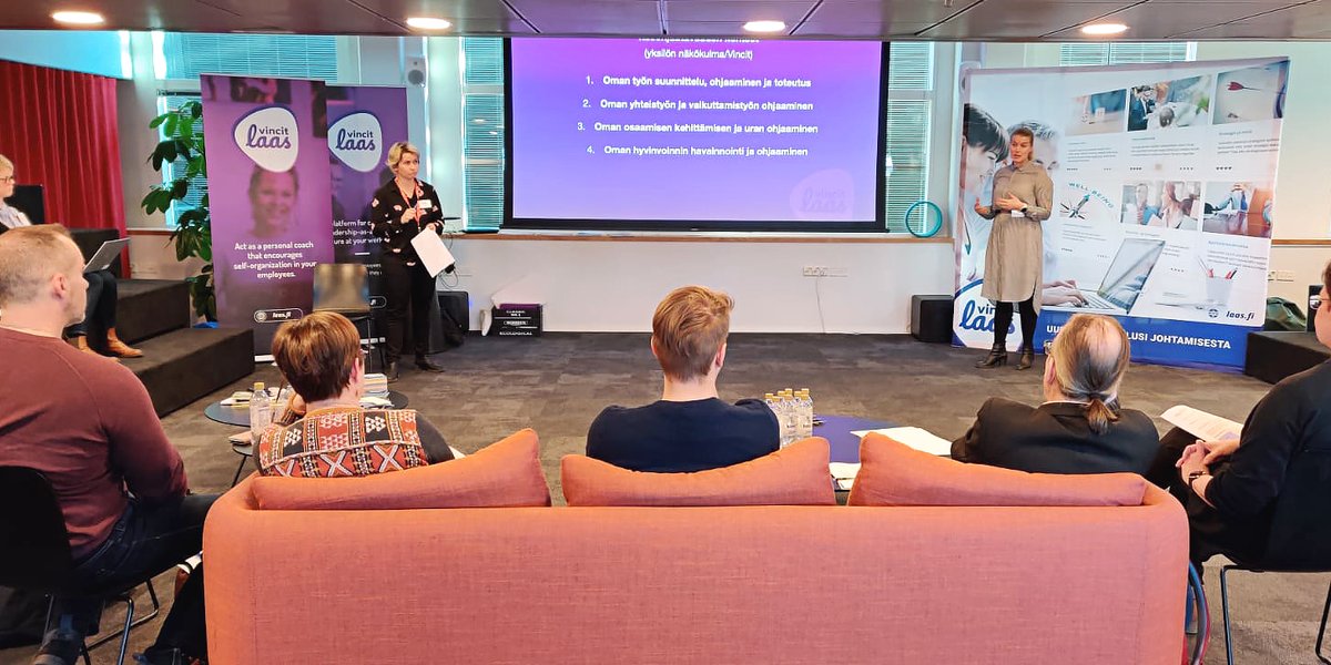 Tällä porukalla startattiin tänään valmennusohjelman toinen kierros @Vincit_Plc:llä Hakaniemessä!🤩 Mukana menossa mainiot @karoliinaja ja <a href="/IlkkaHalava/">Ilkka Halava</a> avaamassa keskustelua itseohjautuvista organisaatioista ja tulevaisuuden #työelämä:n tarpeista.

#johtaminen #HR #VincitLaaS