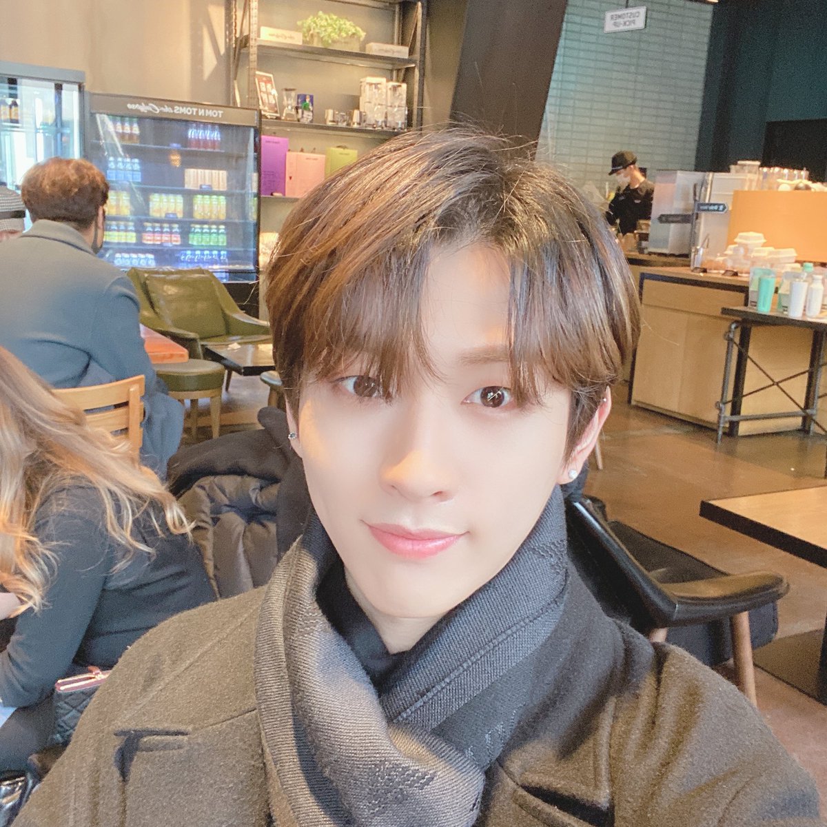 Noir__official's tweet photo. 오늘 비도 오고 눈도 오던데 루미들 조심하구 요즘 날씨 추워지니까 따듯하게 입고다녀요 찡끗>_< https://t.co/dTjZGJG5xP