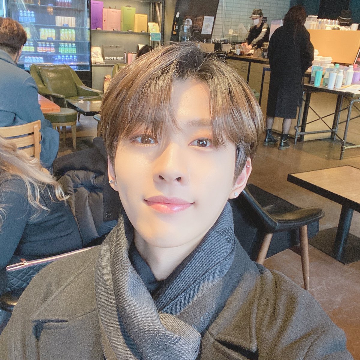 Noir__official's tweet photo. 오늘 비도 오고 눈도 오던데 루미들 조심하구 요즘 날씨 추워지니까 따듯하게 입고다녀요 찡끗>_< https://t.co/dTjZGJG5xP