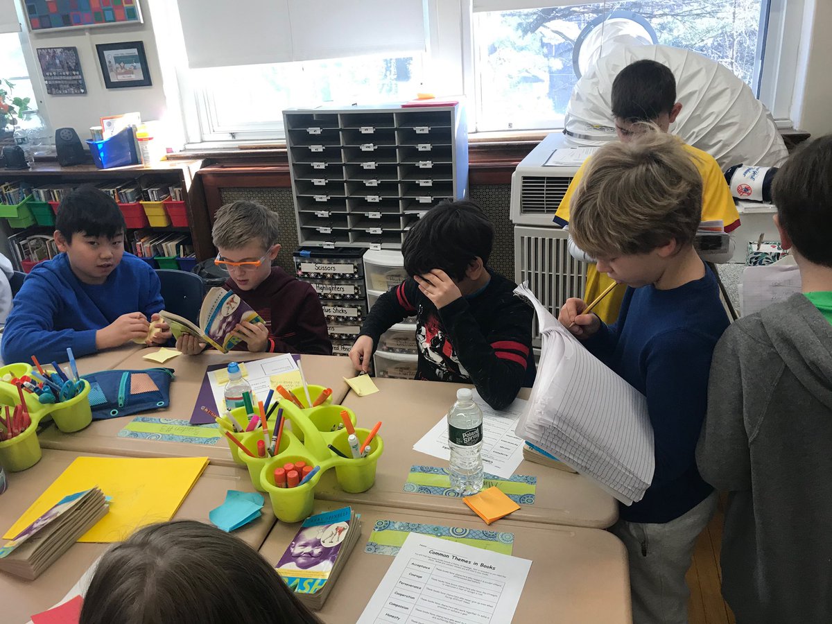 costello_lv's tweet photo. 3H visits our Book Clubs #lvcsdlearns @mhauck2 https://t.co/wIubnmIqfW