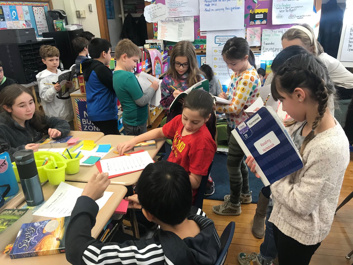 costello_lv's tweet photo. 3H visits our Book Clubs #lvcsdlearns @mhauck2 https://t.co/wIubnmIqfW