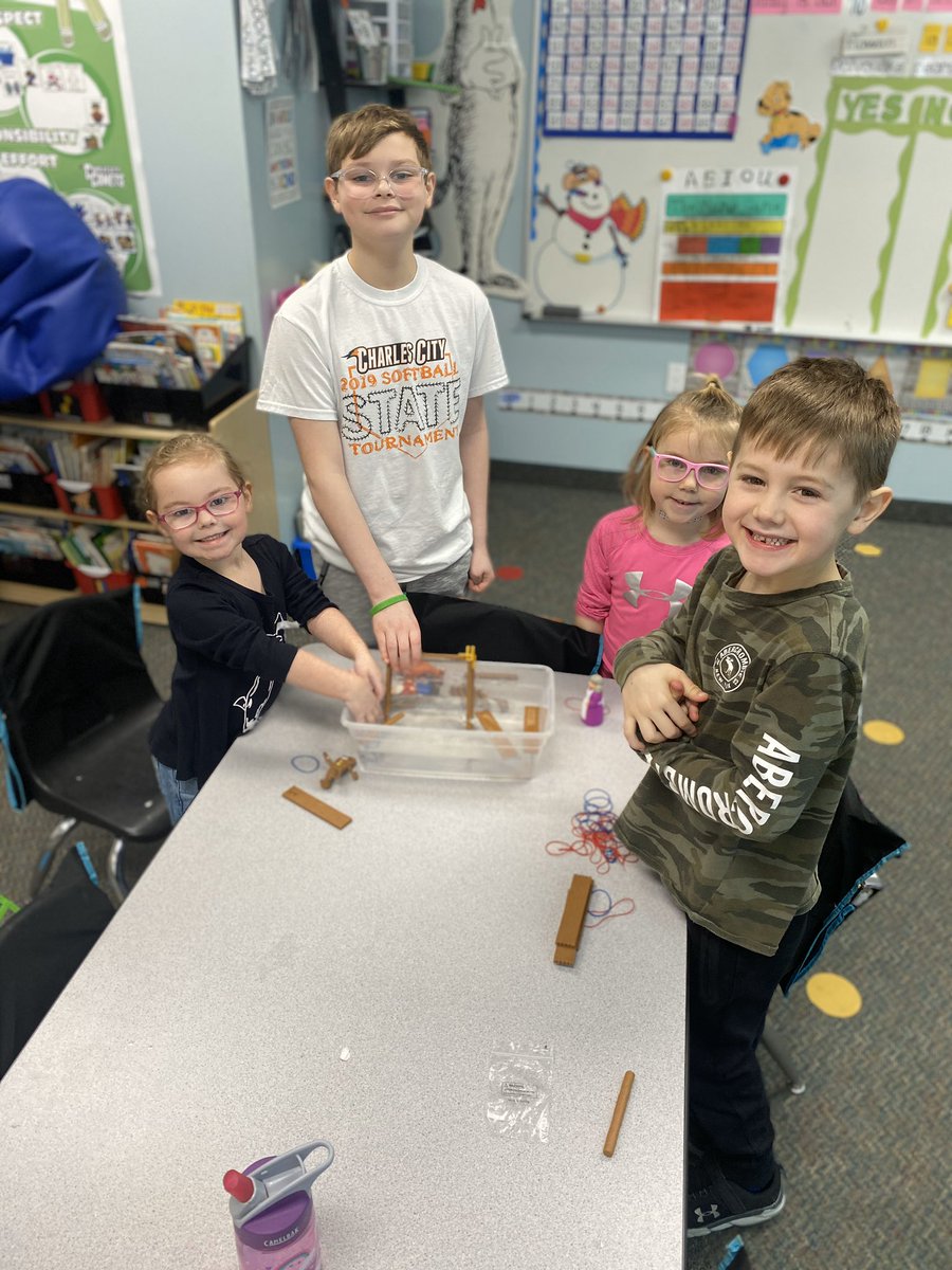 CaleyJohnson77's tweet photo. @mrsnelsoninkdg @JulieHolub71 So much fun!! So thankful for all the help from 7th graders! ❤️ https://t.co/rgTtDXleP4