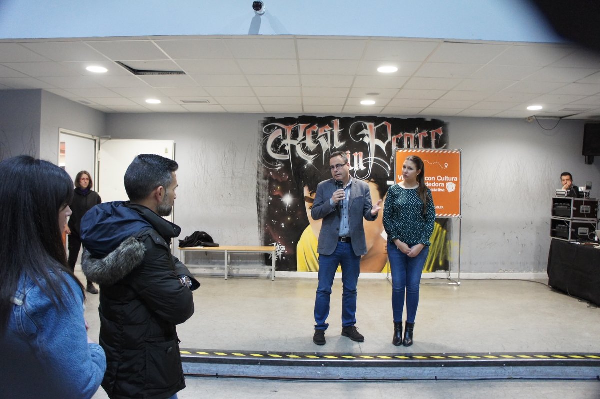 econoempleoEXT's tweet photo. La tercera sesión de ‘Viajando con cultura emprendedora’ reúne en Badajoz a más de 200 docentes para trabajar en la #Extremadura sostenible: https://t.co/luJMhJjKiW
@CulEmprendedora @maldonado_eco @IJExtremadura https://t.co/avwuE9t76R