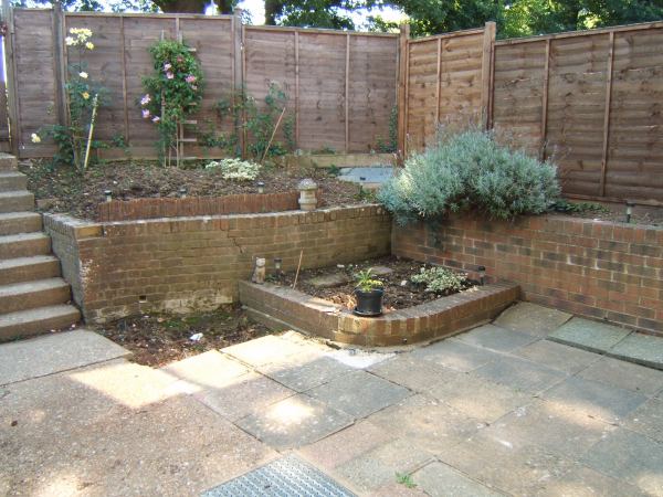 ShuttleworthBex's tweet photo. Spacious end of terrace house, Large reception room with separate dining room, Kitchen, utility room, Bathroom with shower, Good size bedrooms, Gas central heating, Small rear courtyard style garden
£235,000
01424 730530 https://t.co/wEOq06iOH7