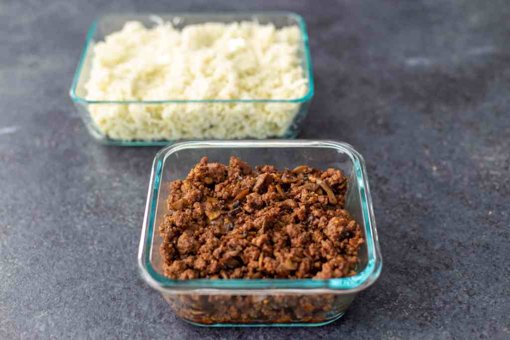 Korean-Inspired Ground Beef and Cauliflower Rice Bowls leftyspoon.com/2020/02/04/kor…