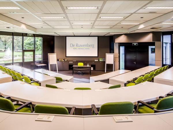 Andy over De Ruwenberg "Dankzij de behulpzame communicatie met de #evenementenlocatie kwamen wij voor geen enkele verassing te staan tijdens het evenement zelf. Wanneer wij iets nodig hadden, dan was dit binnen enkele minuten geregeld"

ow.ly/bUwc50y5G8l

<a href="/DeRuwenberg/">Hotel De Ruwenberg</a>