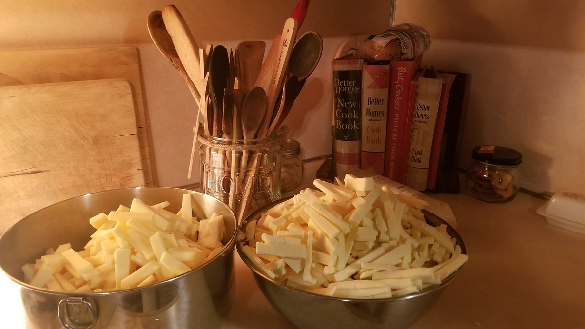 BootscootinGMaw's tweet photo. Got cheese!
#cheese
#supportdairyfarmers
#dairy
#extrasharpchedder
#sharpchedder https://t.co/vIGdE4js9n