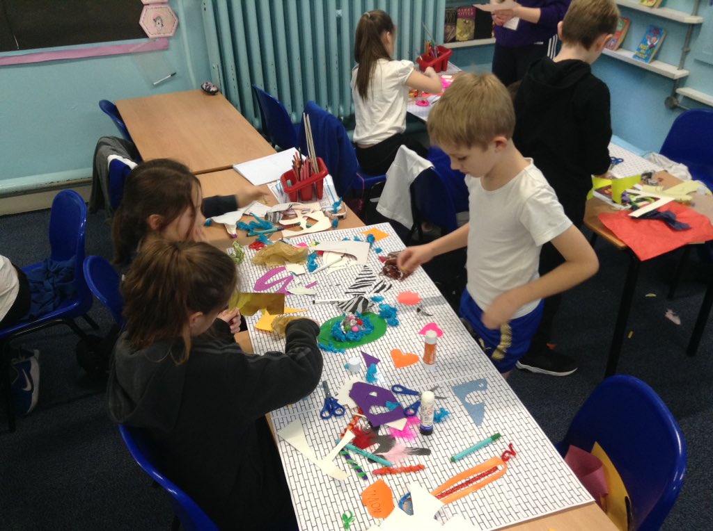 latimerprimary's tweet image. #Year4 spent some time creating graffiti art which will become the backdrop to our street dance performances this afternoon! Using lots of shapes and colours to create a dramatic effect! #ClassCM #LatimerArt #Artsweek2020