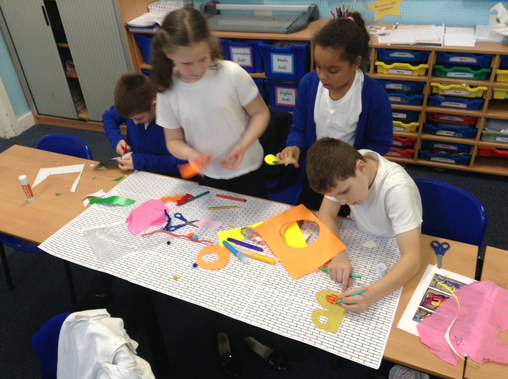 latimerprimary's tweet image. #Year4 spent some time creating graffiti art which will become the backdrop to our street dance performances this afternoon! Using lots of shapes and colours to create a dramatic effect! #ClassCM #LatimerArt #Artsweek2020