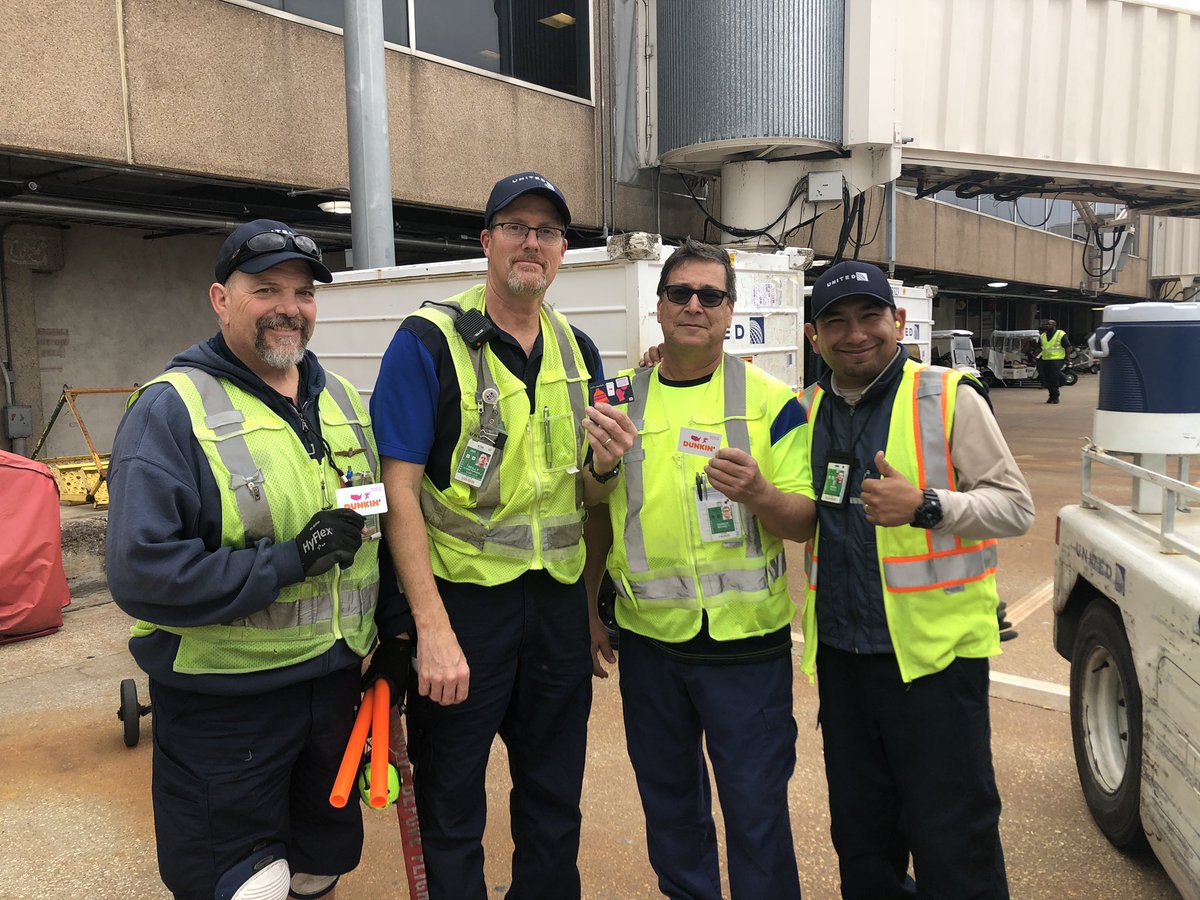 RichardRatlifff's tweet photo. United Standards and Consistency team in IAH celebrating Chris Reilly and B31 crew giving back time on MST flight to BOS!!!   Great work guys!!!
@JMRoitman @KevinSummerlin5 @DavidWisdomUA @BsquaredUA @SalangaJ https://t.co/nIcXhXEip8