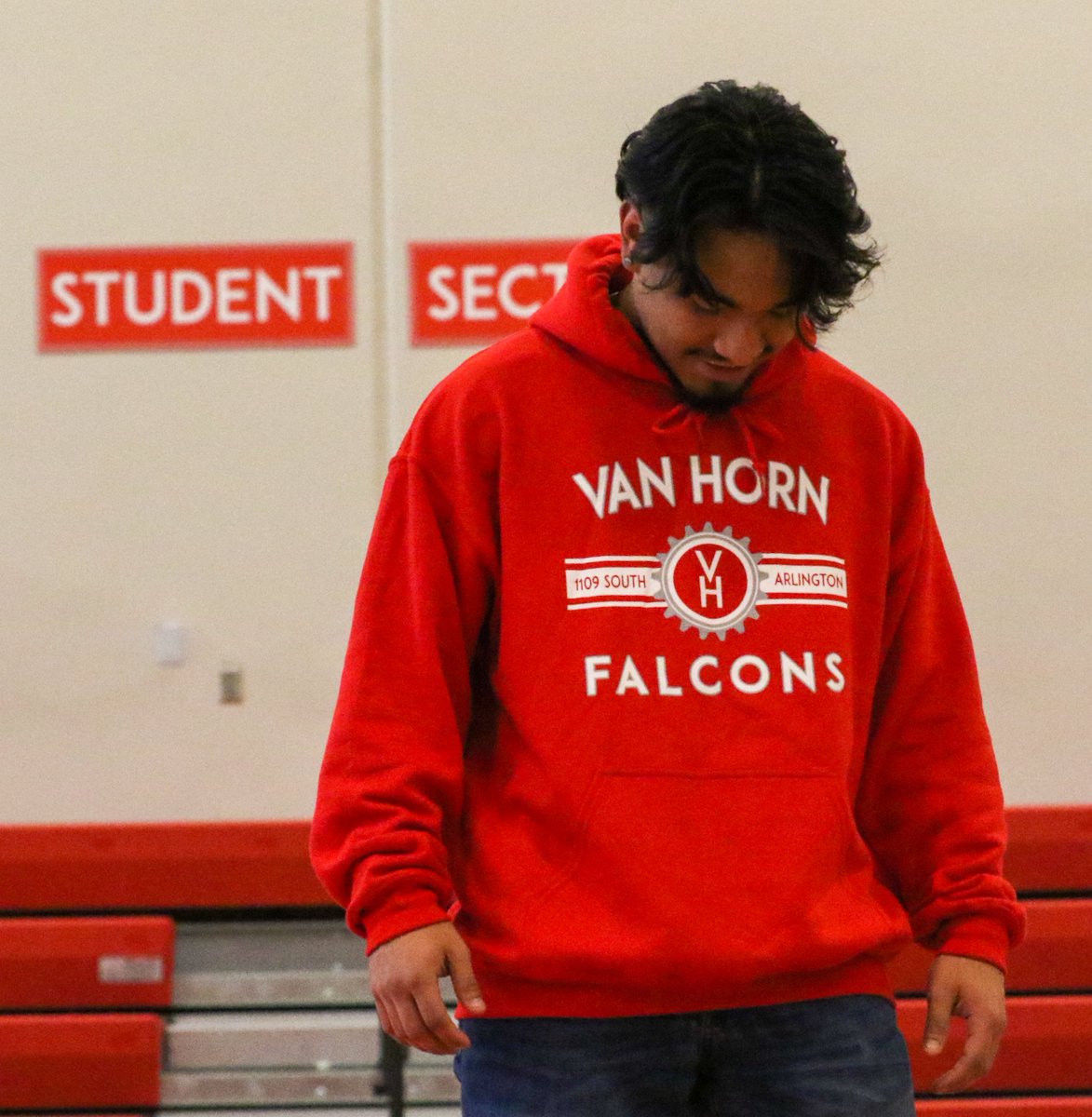 vanhornfalcons's tweet photo. New hoodies are out!

We got a great deal on our new hoodies.  They will be $20/each until the end of basketball season. $10 shirts too.

Free shirt for the 10th retweet

🔴⚙️🔴
@Vanhorn_falcons @VanHorn_Soccer @vanhornhoops @VHFootballHC @VHVolleyball @falconsontherun https://t.co/vNhppHLnkH