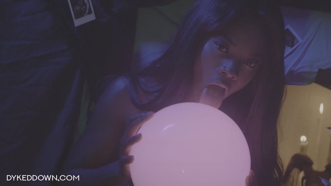 Hey, I made a bunch of really lovely porn!! Go buy it! Make us both smile https://t.co/QVyAVfTNBx https://t