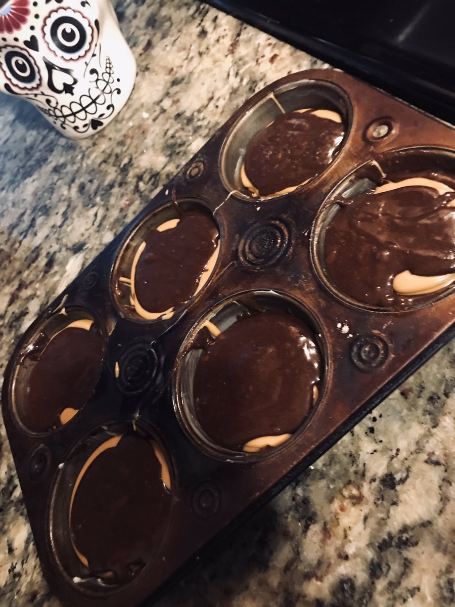 JamieLMetzger's tweet photo. #peanutbutter #brownies Kinda day #baking #mommy #vibes https://t.co/dwNlVONAN1