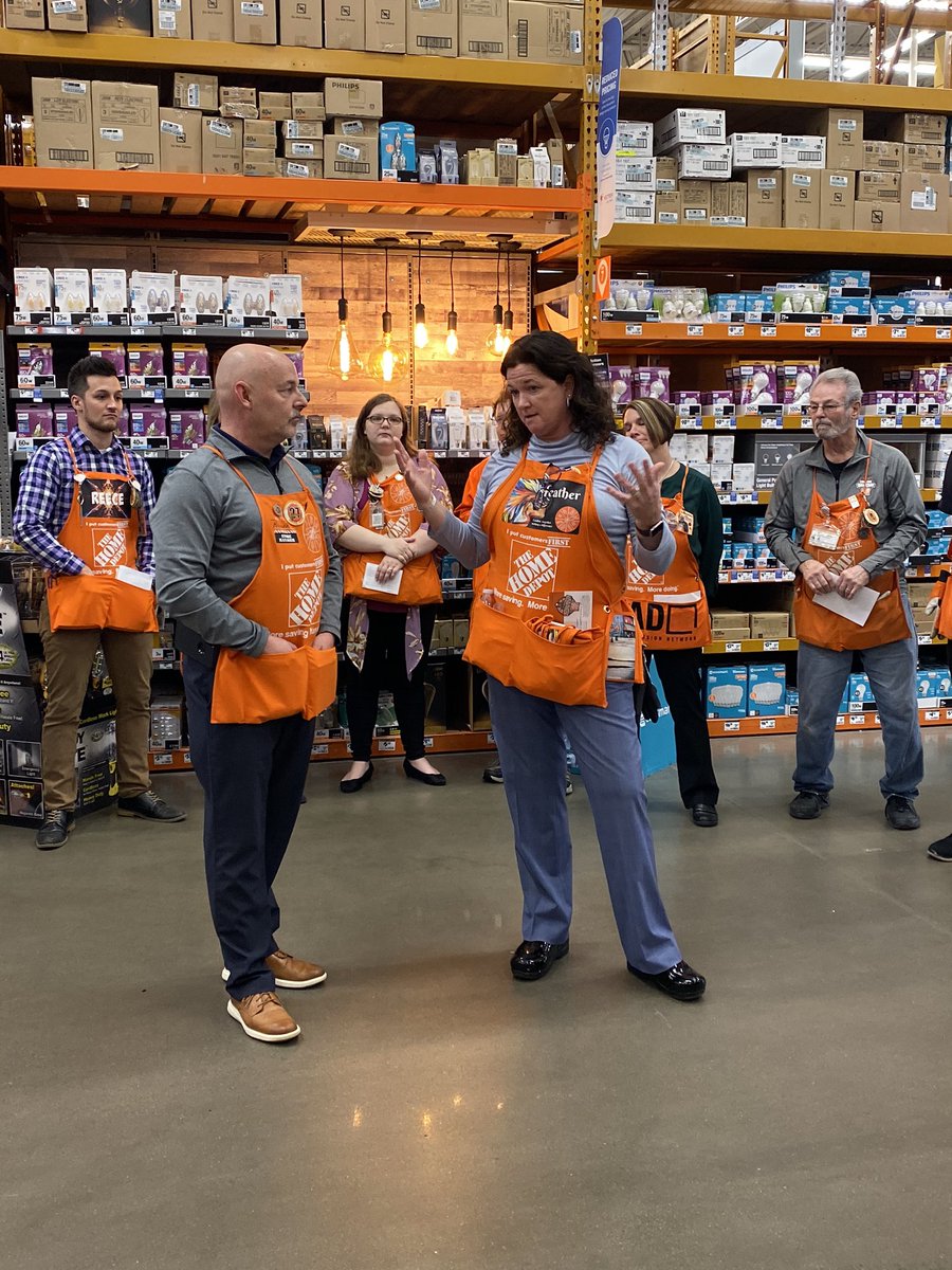 2003Asquad's tweet photo. 2003 Associates getting recognized for Outstanding Service and Living Our Values! @HouleHeather @jody_delicato @Linville2003 @RStOnge250 @joethd  #awesomewalk #musclememory https://t.co/L3jr4CuCqD