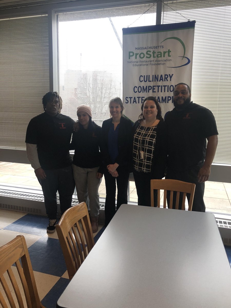 CHEFBCEC's tweet photo. We had the pleasure of meeting a bright group of students at the Madison Park Technical Vocational High School today.  #TheFuture #Community https://t.co/QIGb2bz9ck