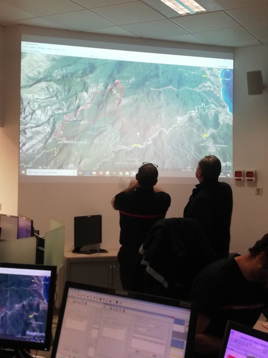 sis_2b's tweet image. Feu #Quenza 🔥
Le Psdt @GuyArmanet est au #CODIS pr un point de situation
➡️1082 ha parcourus
➡️ 210 SP, 74 véhicules + Dragon2b engagés.
👍Remarquable coordination avc @sdis2a. Remerciements aux équipes #FORSAP @UIISC5CORTE #Base126 @Gendarmerie et aux élus de #Sari &amp;amp; #USulaghju