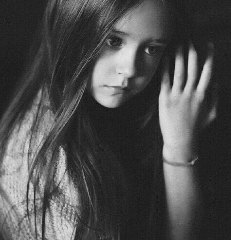 ♡ ✨

أبَتْ سُنّةُ الحياةِ أن لا تُعرّفَك القلوبَ 
إلا في الضيق دون السَّعة،وفي الفقر لا الغنى
وفي السقوط قبل النجاح،فإنما تربّعَ على عرشِ 
قلوبنا مَن تربع؛بِيَدٍ مَدّها في ساعةِ أيادٍ 
تخلّتْ وقلوبٍ تخاذلَت!

┇❀⇣🕯✨⇣❀┇