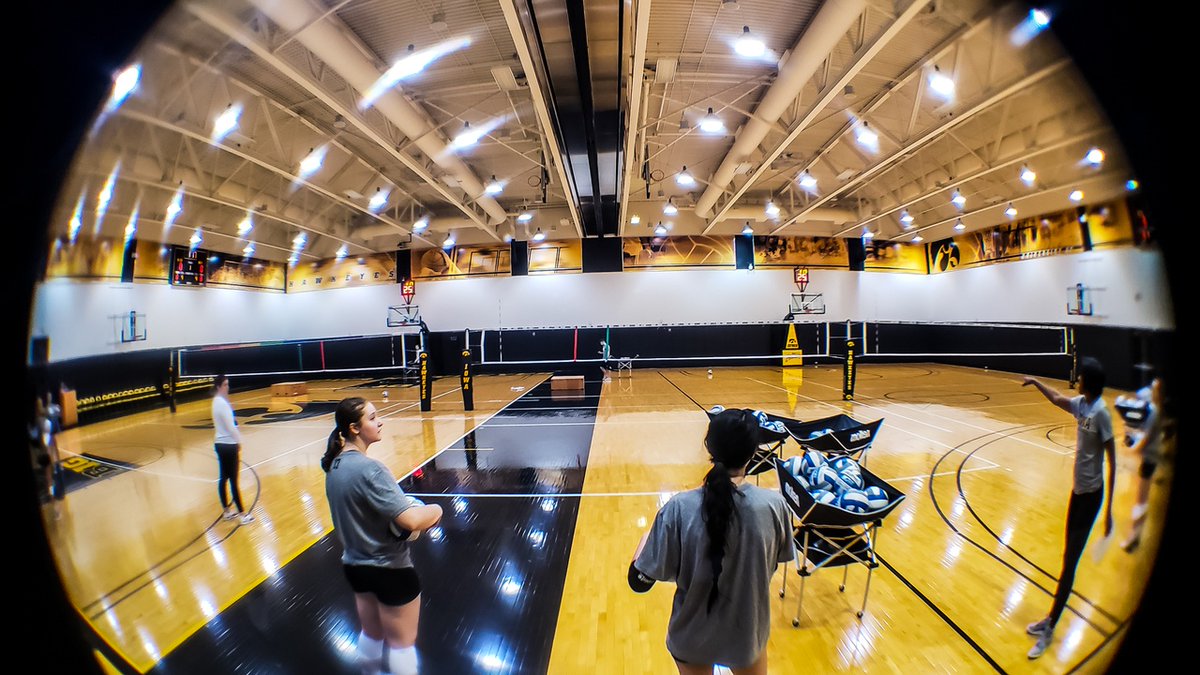 IowaVolleyball's tweet photo. Back to work. 

#RiseStrong | #Hawkeyes https://t.co/6hnkZUzDO6