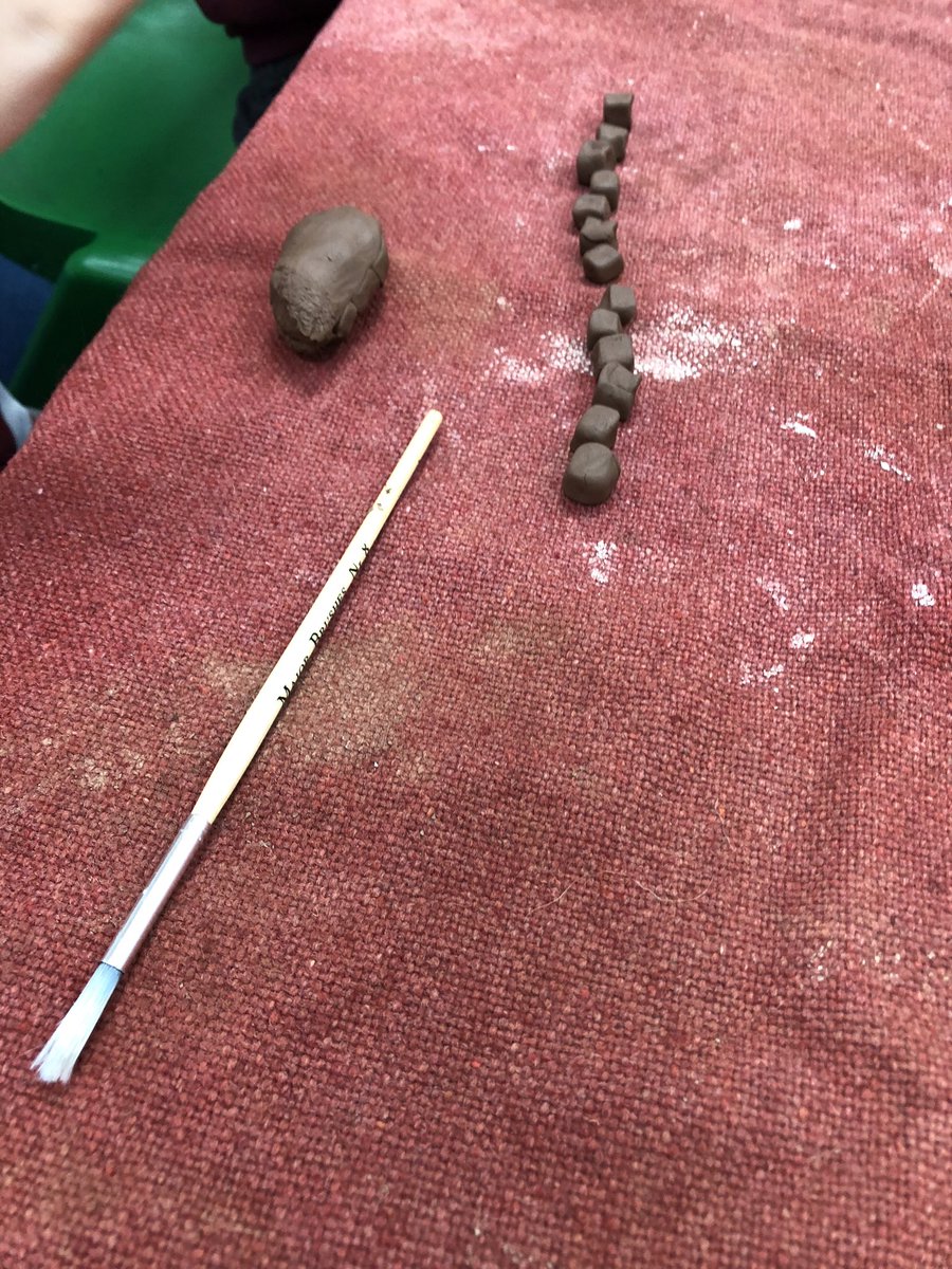 MissTEdwards's tweet photo. Making Stone Age jewellery today to support our instruction writing #literacy, to investigate the past #history and to use materials #DT. #Year3 #Oak @Short_Heath_JS #continuousprovision #Ks2 #DTlead Lesson enjoyed by all ❤️ https://t.co/9WIUCh4i5E