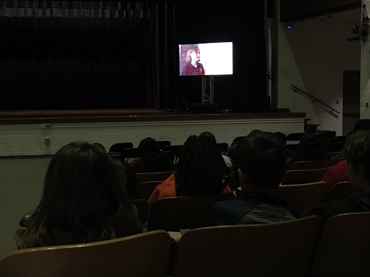rhmsramsread's tweet photo. 7th grade @rogersherrmiddl students are participating in the @WWIImuseum virtual field trip to get more insight about the Manhattan Project #RamsRock #mpeft #WeAreDPS @DurhamPublicSch https://t.co/aW7p19U32D