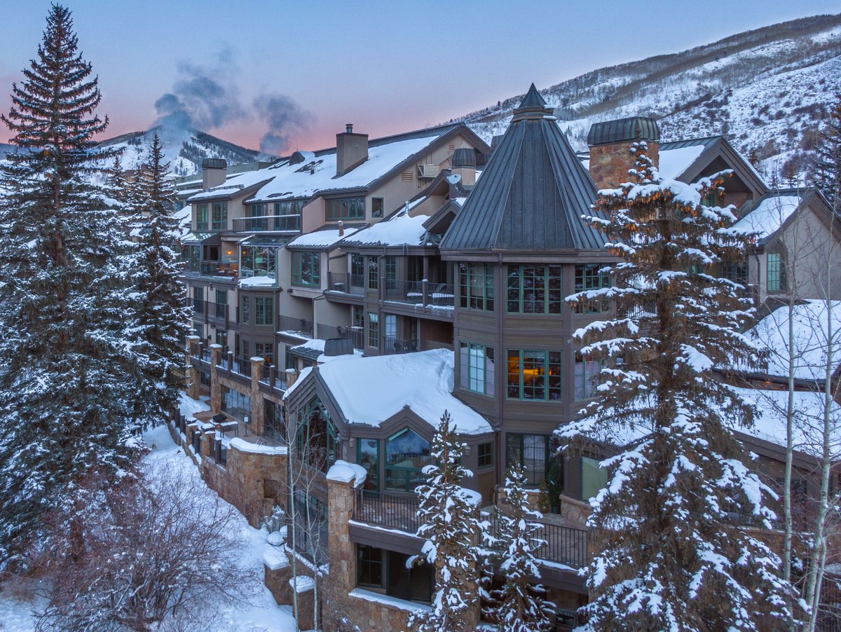 The U.S. News &amp; World Report 2020 “Best Hotels” rankings are out – for the Vail Valley and Colorado. We're proud to make both lists! Visit bit.ly/2GuoaPV for the full list. #VailLodging #Vail #VailHotel #VailMtnLodge