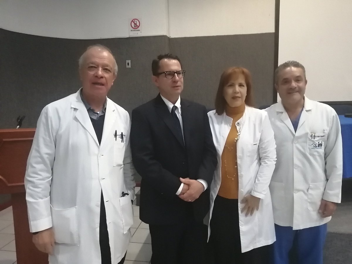 TrasplantesJal's tweet photo. Se realiza la primera sesión académica del #CETOT, como parte de la actualización médica en donación y trasplantes, los doctores José Luis Contreras y Luis Arturo  Ruvalcava del Hospital Puerta de Hierro Andares #Guadalajara, presentan Protocolo de Trasplante de Útero. https://t.co/orxEShMLHH