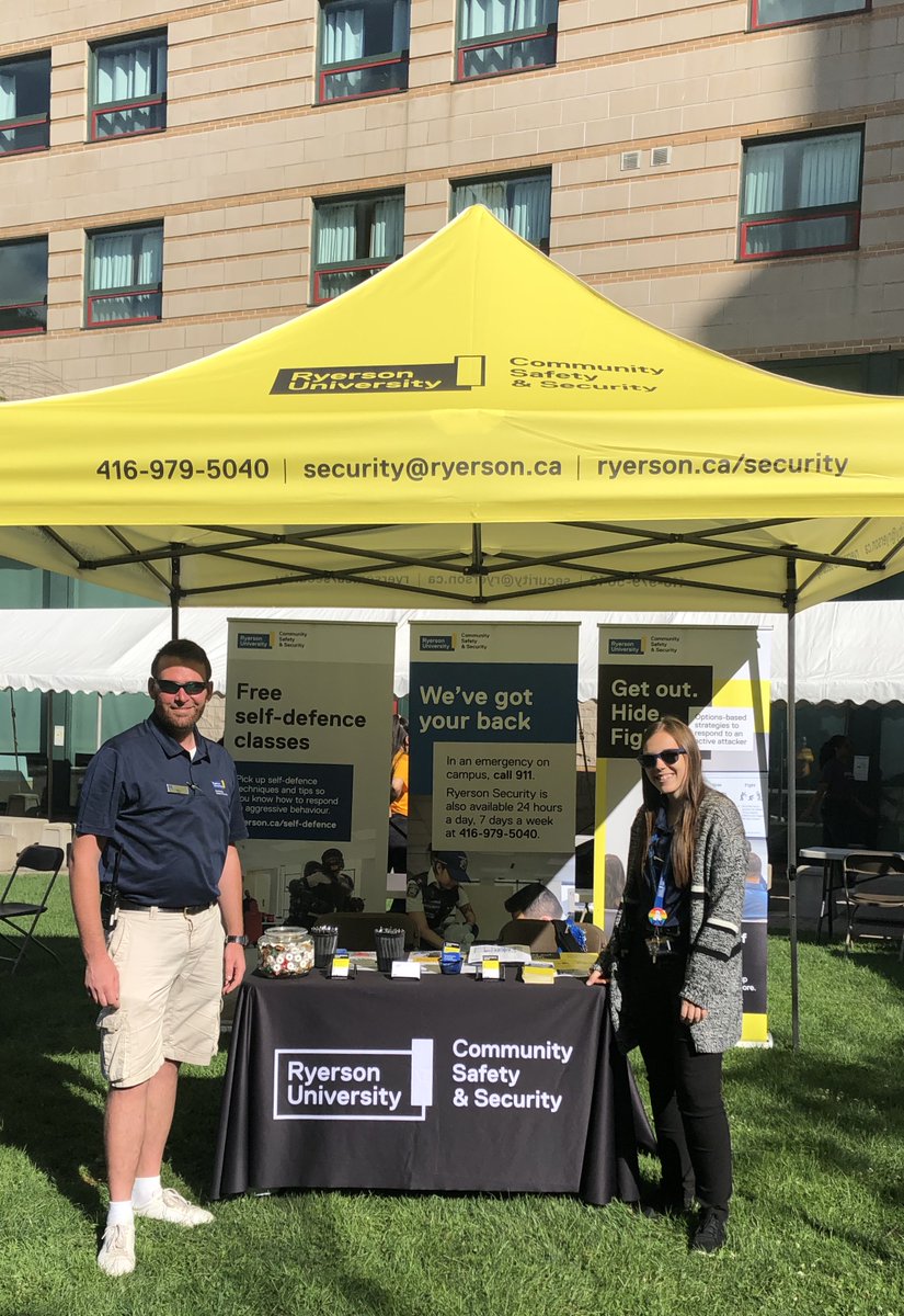 CPCEHollands's tweet photo. Thinking back to @RU_Housing move-in day last August and what a blast we had engaging with staff, new students and parents. Hurry up fall so we can do it all over again! #RyersonU #Ryerson #RyersonCommunitySafetyandSecurity #RyersonSecurity #CommunityEngagement #CRimePrevention https://t.co/QRYDcW5cra