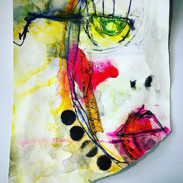 ebodygirle's tweet photo. And even though she would be on what appears to be a scrap of paper- she would not easily be forgotten. 
I am doing a faces collaboration with @sandikeene here in February. We are doing abstract faces with a little collage paper. #februaryfaces 
#imakefa… https://t.co/yqDy8y0f99 https://t.co/GgCoFLrdEP