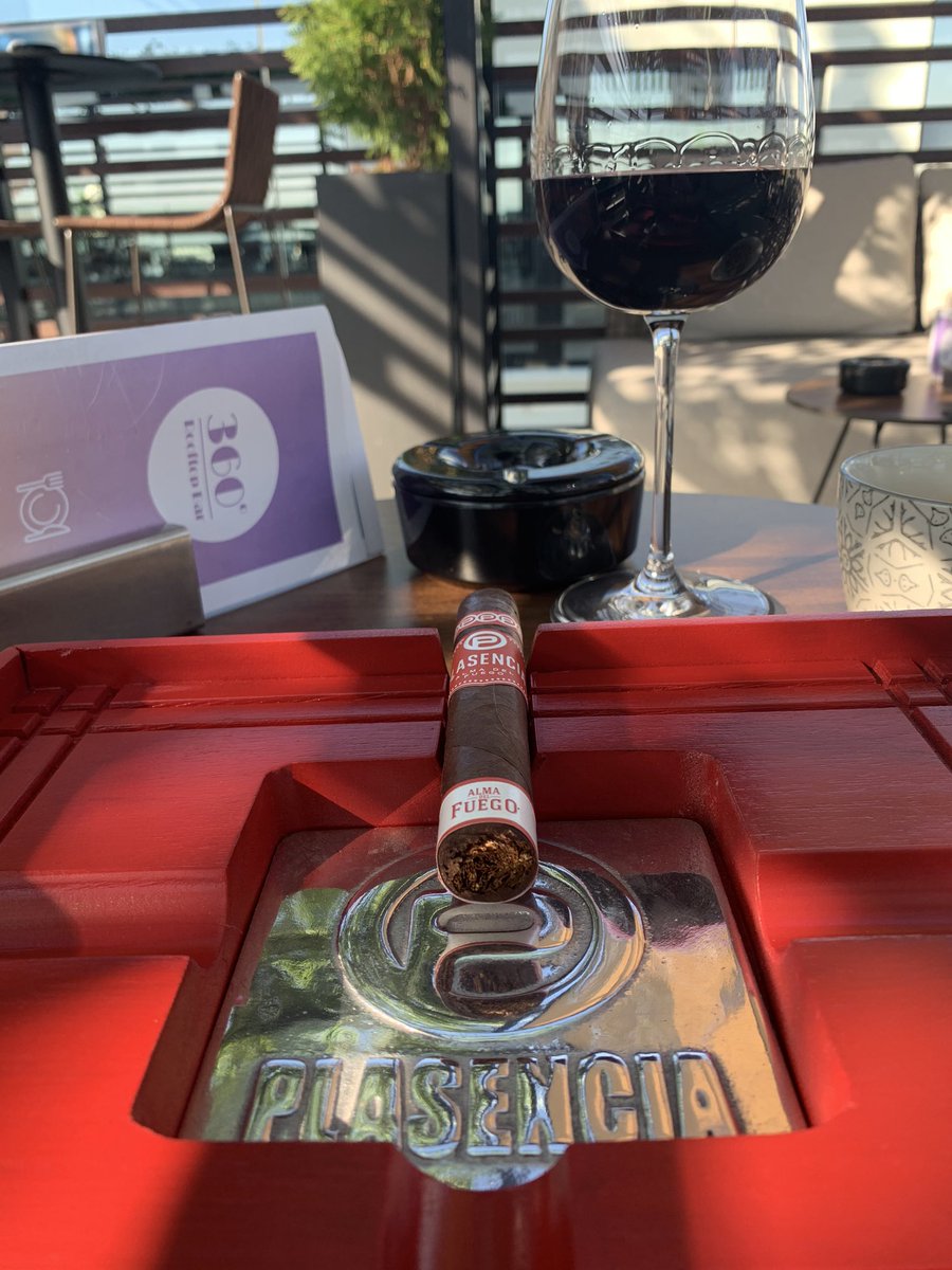 Tenía q catarlo ya.... gracias a <a href="/cavamiguelangel/">TGG</a> !!! <a href="/jblancourgoiti/">BURKINA THE REVIST</a> <a href="/AngelGM87/">Ángel García Muñoz</a> <a href="/erickmichaus/">E. Michaus</a> <a href="/rudypopi/">CesarLopezOrtiz</a> <a href="/_yoanguerrero/">Yoan Guerrero Curbera </a>