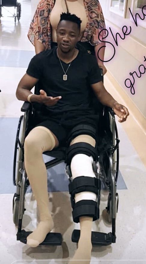zim_football's tweet photo. 🇿🇼🇿🇦
Would like to wish @SuperSportFC and Warriors striker Evans Rusike a full and speedy recovery from his injury.
#Zimbabwe #rusike #GetWellSoon #speedyrecovery @online_zifa https://t.co/k8Os5nN2ap