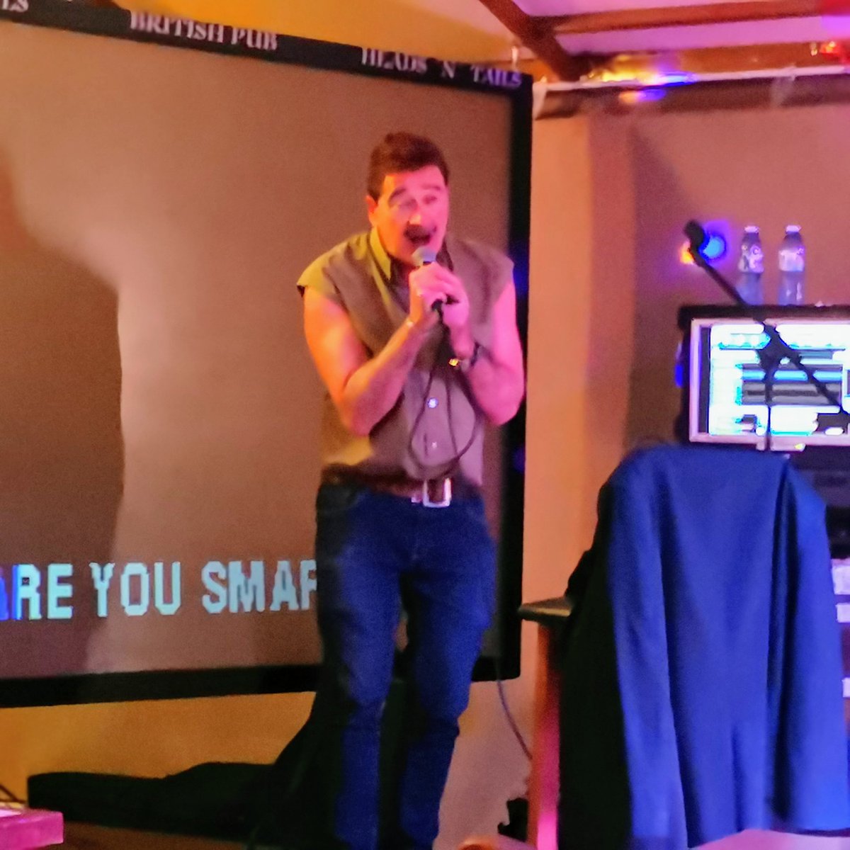 Showboat Gherkin smashing it on the Karioke in Tenerife

Never a night off when your a performer lol
💪🥒🎼