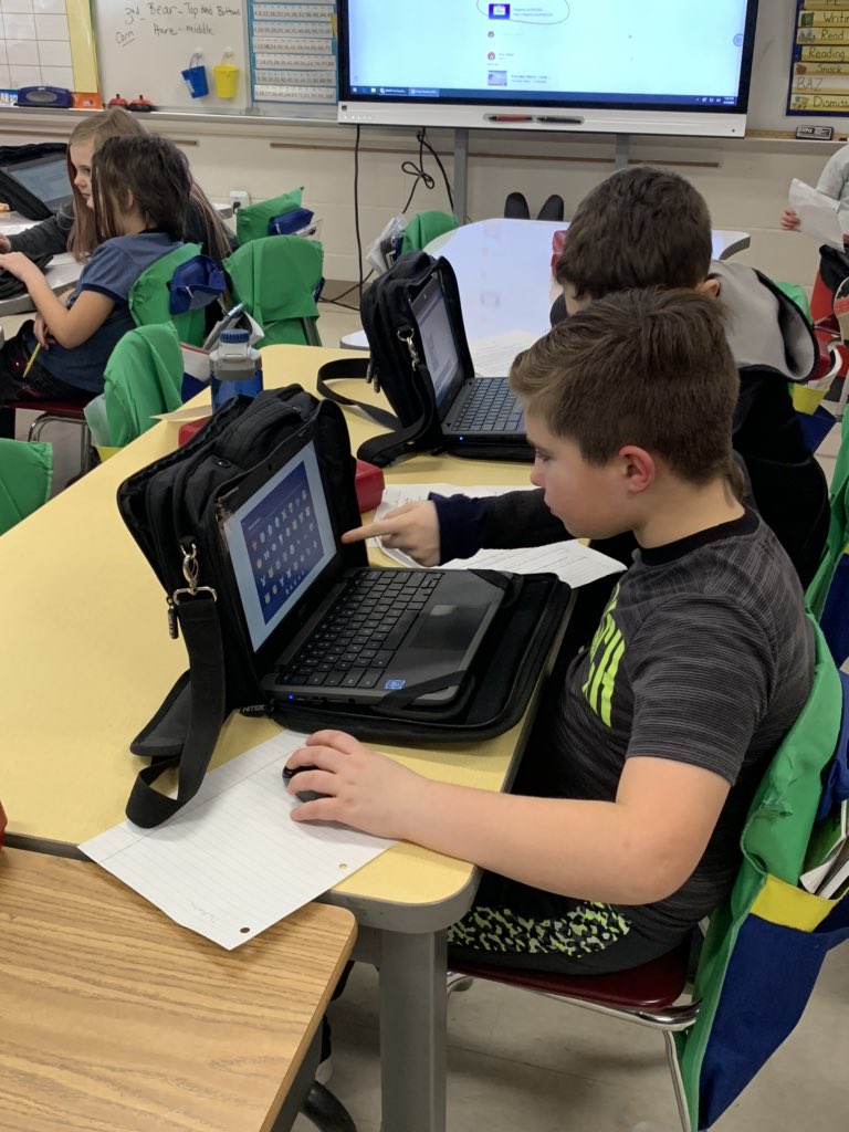 Using Flipgrid to report on penguin and polar animals!!! What an Aweosme day in third grade❤️❄️