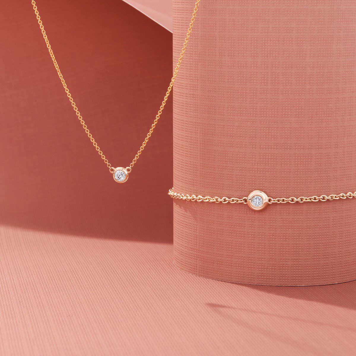 PerrywinklesVT's tweet photo. This #ValentinesDay celebrate your love with our Dew Drop solitaire diamond jewelry that truly says ‘I Love You’

Visit us this Valentines to shop our Diamonds &amp; Dinner promotion! Receive a FREE $100 gift card for Blue Paddle Bistro with any purchase of $600 or more. https://t.co/UjjO07hLeI