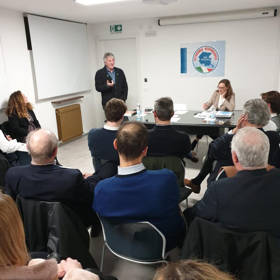 <a href="/AutonomiaResp/">@AutonomiaRespFvg</a>  ha fatto il punto sulla situazione politica regionale. Lo spazio d’azione è ampio. Vogliamo continuare a incontrare le persone sul territorio per ascoltare le loro necessità.