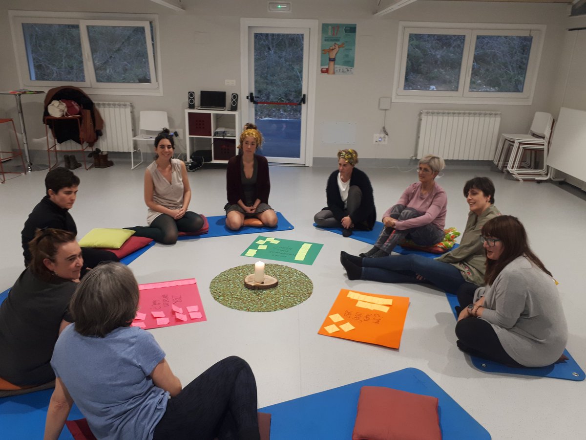 AretxabaletaLE's tweet photo. Biodantzarekin pertsonalki garatuz irakasle hobeagoak. Oihana eta Nerearekin ikasten, eskerrik asko!!! #bizitzarendantza #IKPP #lankidetzangustora #aretxabaleta #ALE https://t.co/ybYfAAkImb