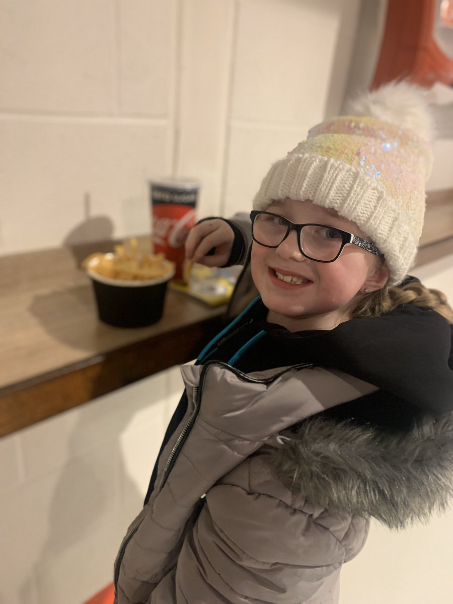 JacksCoathup's tweet photo. Caitlyns favourite bit about coming the game #eatingchips https://t.co/gYDlW50dh2