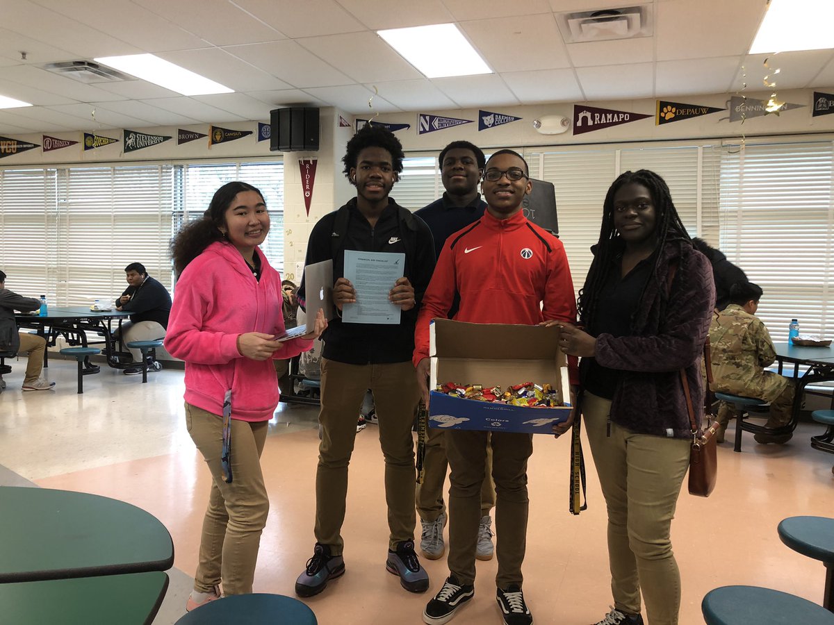 Parkdale Peer Leaders🔥 (@peerforwardphs) on Twitter photo Have you completed FAFSA, or applied to 3 or more colleges or vocational schools? See us in the senior lounge this week for a special treat! #forwardthinking #fafsa #peerforward <a href="/PeerForward/">PeerForward</a> Have you completed FAFSA, or applied to 3 or more colleges or vocational schools? See us in the senior lounge this week for a special treat! #forwardthinking #fafsa #peerforward <a href="/PeerForward/">PeerForward</a>