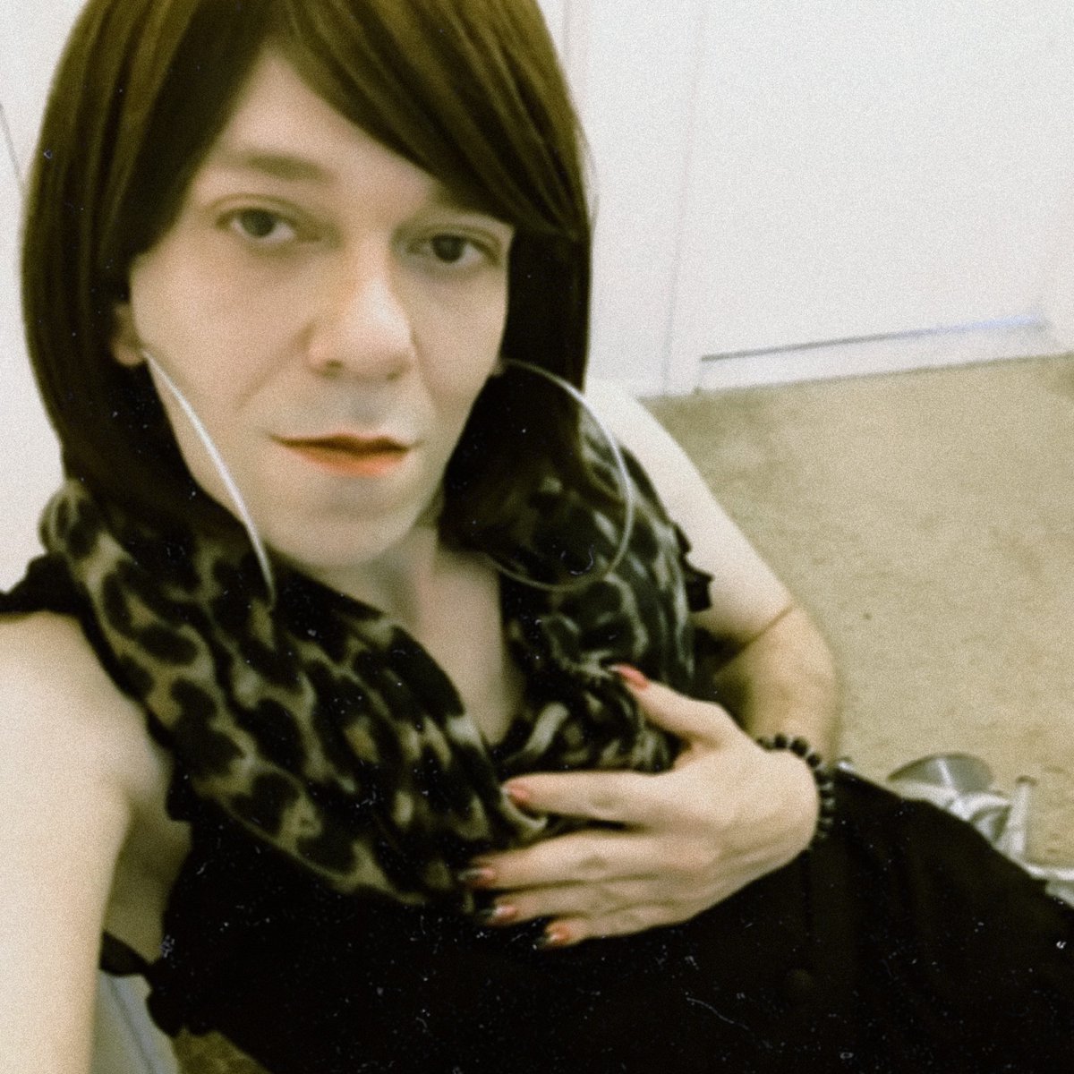 ThatStilettoGal's tweet photo. Part of my Miss Piggy cosplay from a convention I attended. 
.
.
#needmanipedi #cd #crossdresser #transgirl #transgender #classylady #girlynerd https://t.co/L7fMeC22fo