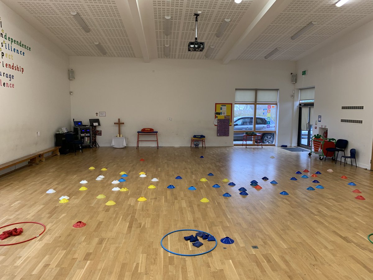 SSEA_Marc's tweet photo. Active lunch at @JuxtaNorton 52 children in the active zones #basketball #skipping #rebound #tchoukball now to #MOTM with year 1 #mathschat #mathsonthemove #maths #activelearning @DirectSportsPro #DSProWorcs https://t.co/pyeBlhM1NN