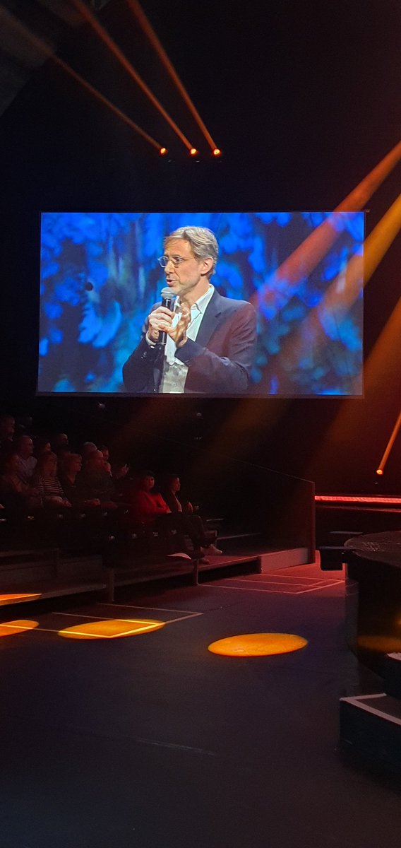 alcommault's tweet photo. Un séminaire #dgp qui démarre en fanfare ! Toute la Direction Grand Public ressemblée pour partager nos grandes priorités et nos enjeux ! #croissancedurable #engage2025 #fierdetreorange https://t.co/nOGTIivO5i